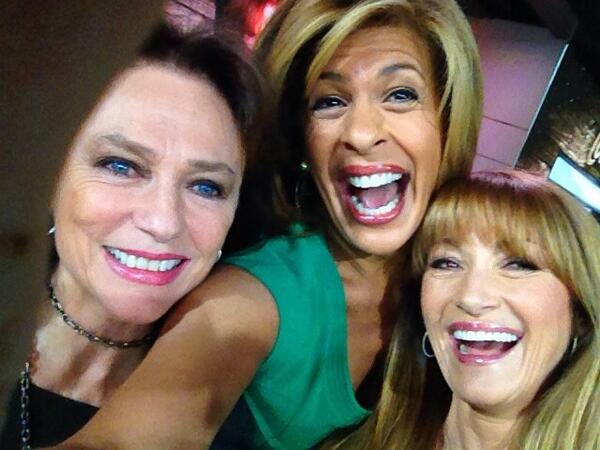 Jacqueline Bisset, Hoda Kobt, Jane Seymour Selfie