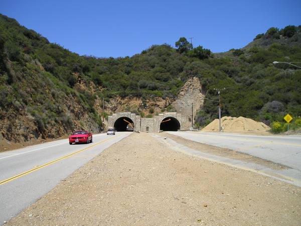 Malibu Tunnel  photo:nopalcactus.com