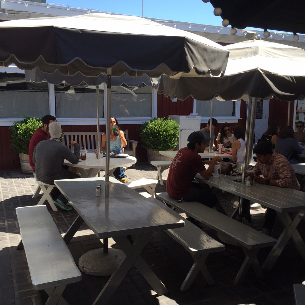 Outdoor Dining, The Brentwood Country Mart