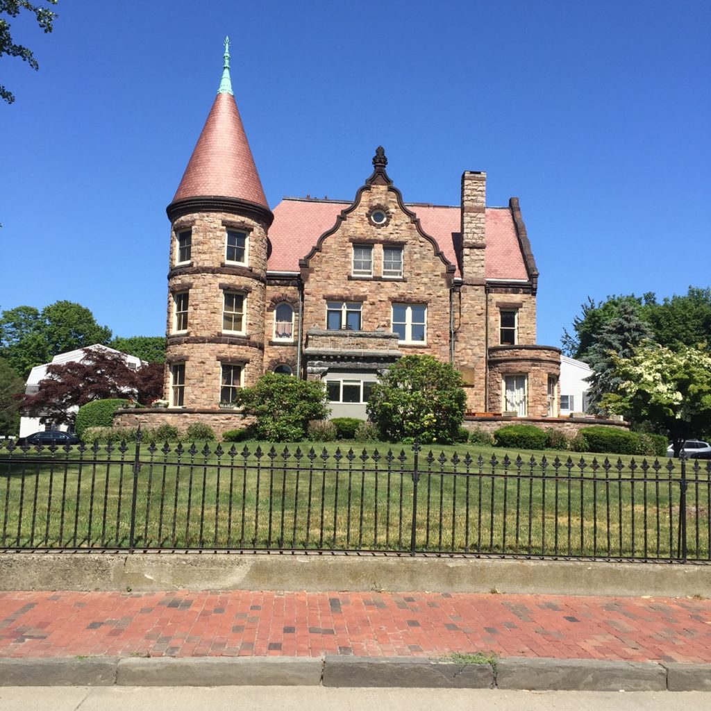 Newport Mansion